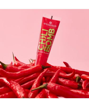 essence CHILI BOMB shiny lipgloss 01 Strawberry Salsa gloss repulpant extrait piment fini brillant teinte rouge scintillante parfum fraise 10ml Strawberry Salsa 10 ml (Lot de 1) - Buy Online on GoSupps.com