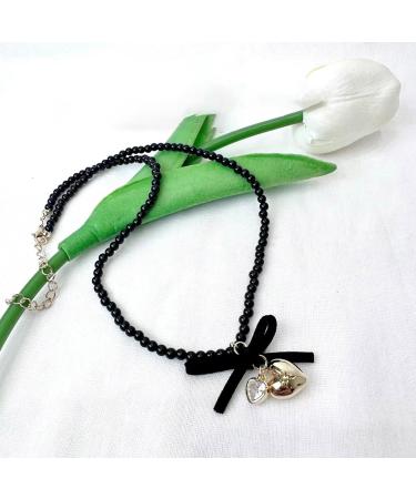 Oralgos Korean Fashion Loop Heart Pendant Pearl Necklace - Gothic Adjustable Collarbone Chain for Women - Aesthetic Jewelry in Resin Alloy - Buy Online on GoSupps.com