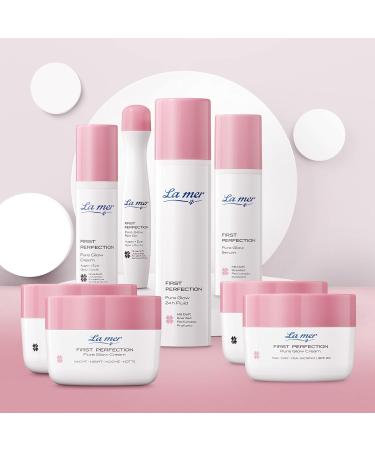  La Mer La Mer First Perfection Pure Glow Day Cream against the first signs of aging - Protects against oxidizing blue light - Smoothes and hydrates the skin - With SPF 20 - 50 ml - Buy Online on GoSupps.com