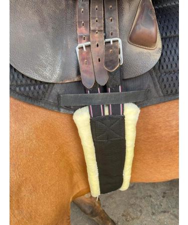 Preto Synthetic Jumping Saddle Girth - Elasticated Ends, Soft Faux Fur Lining, Tear Resistant Nylon Webbing - Anti-Chafing Padded Design for Equestrian Cob, Full, Pony (50/125cm) - Buy Online on GoSupps.com
