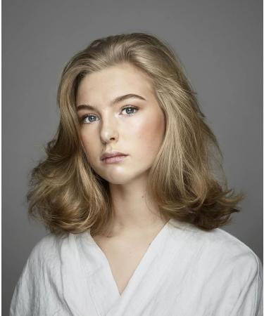 Maria Nila Volume Spray Hold 4/5 Gives Volume & Natural Finish Antioxidant Preserves Hair Color 100% Vegan & Sulfate/Paraben free A fruity scent of pineapple and blackberry. 14.11 Ounce (Pack of 1) - Buy Online on GoSupps.com