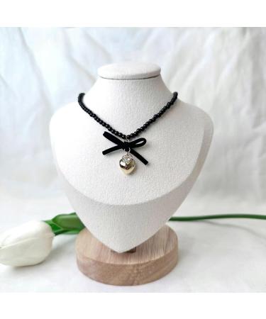 Oralgos Korean Fashion Loop Heart Pendant Pearl Necklace - Gothic Adjustable Collarbone Chain for Women - Aesthetic Jewelry in Resin Alloy - Buy Online on GoSupps.com