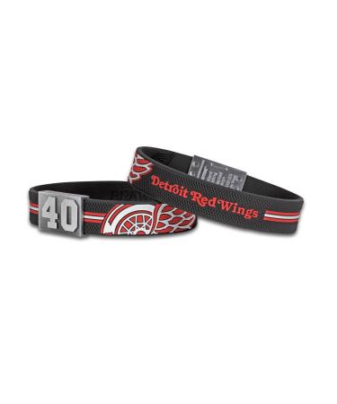 Brayce Detroit Red Wings bracelet with your jersey number 00-99 i ice hockey PUR with the NHL Redwings jersey on the wrist.