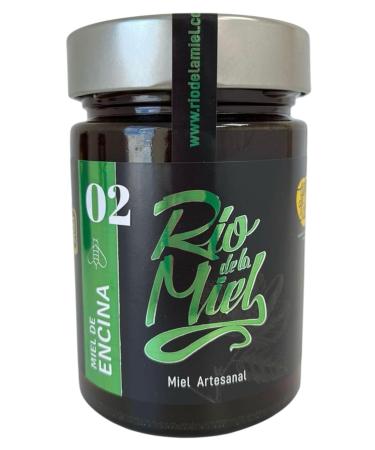 Green Oak Honey. Pure bee honey. 100% natural bee honey. Artisanal product of clean harvest. Intense aroma. Pure oak honey from Spain. Honey with high iron and magnesium content.