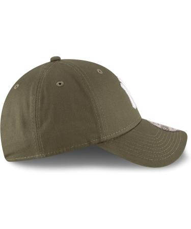 Buy New Era New York Yankees League Essential 9Forty Snapback Cap - Olive | International Shipping Available - Buy Online on GoSupps.com