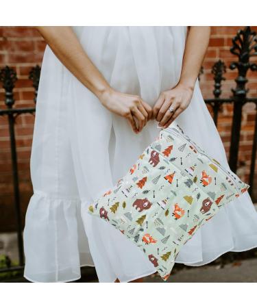Shop Colexy Waterproof Diaper Bag - Double Zipper Wetbag Organizer for Toddlers | 30x36 cm Lion Pattern | International Shipping Available - Buy Online on GoSupps.com
