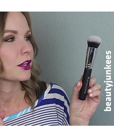 Buy Mineral Powder Foundation Brush Round Kabuki Brush for Pressed & Loose Powder Perfect for Flawless Finish | International Shipping - Buy Online on GoSupps.com