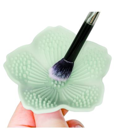 Silicone make-up brush cleaning mat portable cleaning pad for cosmetic brushes for the fast cleaning of all types of make-up brushes.greener