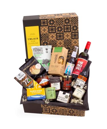 Present box vacation for home - filled gift basket with Sangr a & Mediterranean delicacies from jamon.de - gourmet gift for every occasion