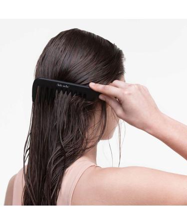 Shop Kitsch Detangle Wide Tooth Comb - Perfect for Effortless Hair Care - Buy Online on GoSupps.com