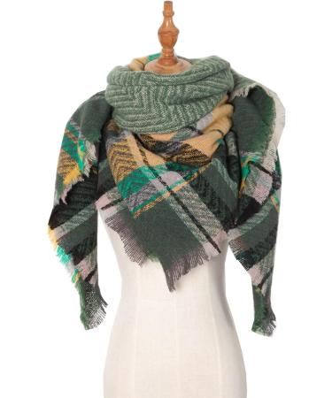 Warm Elegant Women's Schal - Triangular Crochet Wrapper - Soft Winter Wrap with Stylish Print - Buy Online on GoSupps.com
