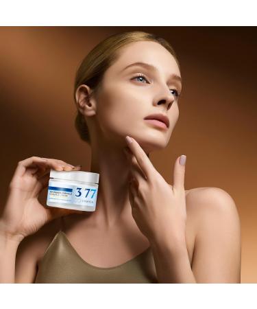  Youngwier Skin Lightening Cream | Skin lightening cream moisturizing face cream with whitening effect and natural ingredients suitable for normal oily and mature skin. Youngwier - Buy Online on GoSupps.com