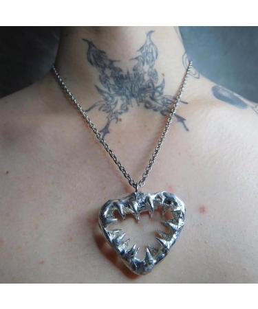 OralGos Thorn Heart Pendant Necklace - Vintage Punk Style Clavicle Chain Choker Jewelry for Street Style Enthusiasts - Buy Online on GoSupps.com