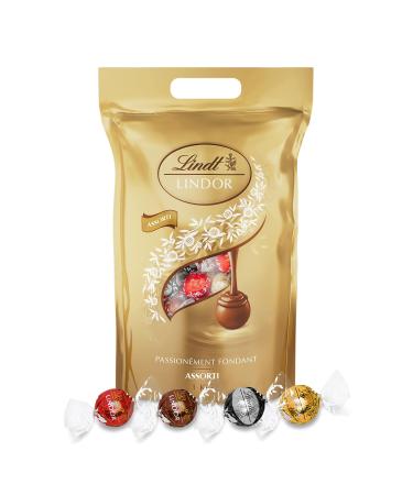 Lindt - Sachet Grand format LINDOR - Assortiment de Chocolats au Lait Noir 60% Blanc et Lait-Noisettes - C ur Fondant 1kg