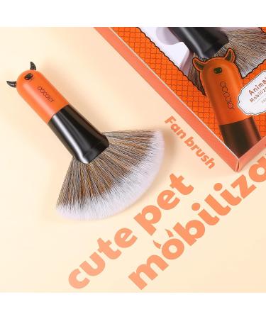 Docolor Fan Brush C04 - Professional Face Makeup Highlighting Kabuki Brush - Buy Online on GoSupps.com