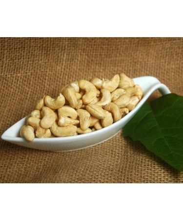Naturix24 Cashewkerne 1 kg - Buy Online on GoSupps.com