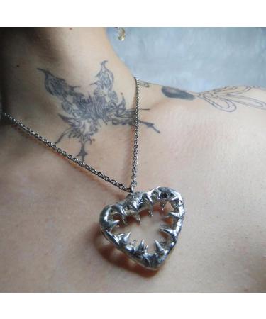 OralGos Thorn Heart Pendant Necklace - Vintage Punk Style Clavicle Chain Choker Jewelry for Street Style Enthusiasts - Buy Online on GoSupps.com