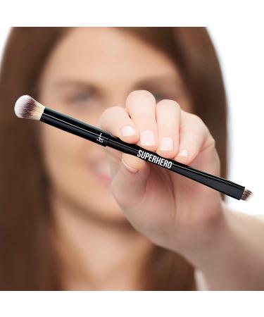 IT Cosmetics Superhero 4-in-1 Eye-Transforming Brush: Eyeliner, Eyeshadow, Crease & Smudger - Buy Online on GoSupps.com