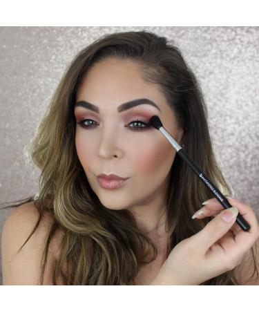 Tapered Blending Eyeshadow Makeup Brush | Beauty Junkees Professional Eye Shadow Blender with Soft Fluffy Natural Bristles for Flawless Crease Blending - Premium Quality - Buy Online on GoSupps.com
