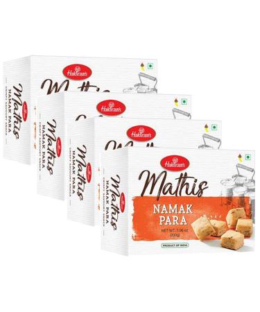 Haldiram s Savory Snacks Easy to Carry Anywhere Crispy Crunchy & Spicy Delicious Indian Namkeen Snacks Made With Authentic Taste Enjoy At Tea Time (Haldiram Namak Para Pack of 4)