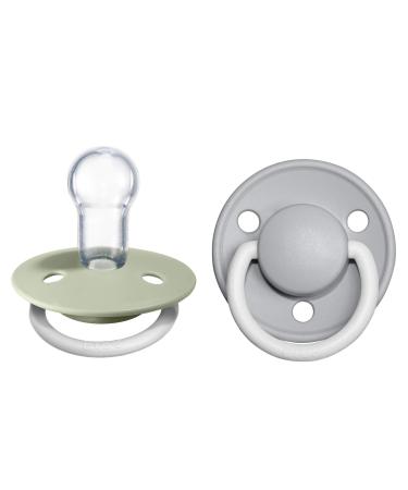 BIBSE de Lux Glow Schnuller 2-pack BPA-free.Lights up in the dark cherry shape nipple.Silicone made in Denmark.0-36 months (2 Pack) Sage Night / Cloud Night 0-36 months (2 Pack) Sage Night / Cloud Night