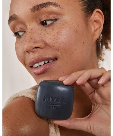 NIVEA NATURALLY Clean Solid Facial Cleanser Purifying Scrub (1 x 75 g) Soap-free exfoliating facial care Solid care with neutral pH for the skin - Buy Online on GoSupps.com