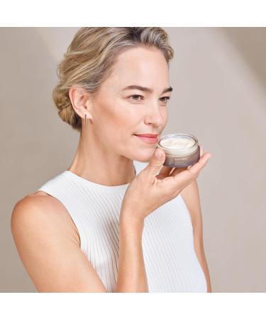  ANNEMARIE B RLIND ANNEMARIE B RLIND NATUNEO SYSTEM High-Performance Night Cream (50 ml) Regenerating Night Cream Protects against free radicals and reduces uneven pigmentation - Buy Online on GoSupps.com
