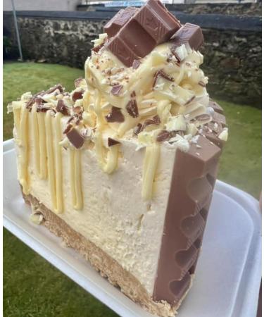 OTT White Chocolate Sauce. This white chocolate sauce works perfectly with a mocha milkshake deserts cheesecakes latte or cappuccino. Topping sauce500ml - Buy Online on GoSupps.com