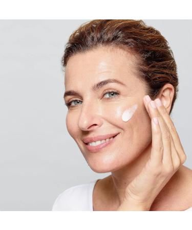L'Or al Paris Day & Night Face Moisturizer Cream Skincare Kit (2-Piece) Age Perfect Collagen Expert with Collagen Peptides + Niacinamides For Mature Skin Suitable for Sensitive Skin Skincare kit 2 x 70 ml - Buy Online on GoSupps.com