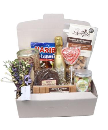 Prosecco Flowers & Treats in 12in Hamper Gift Box - Mother's Day