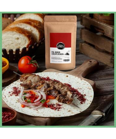  Spicy Welt Spicy Welt Chili Pul Biber Flakes (1kg) Chili flakes for grilled meats roasted vegetables homemade fries sauces - Buy Online on GoSupps.com