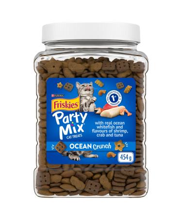 Friskies Party Mix Cat Treats Ocean Crunch with Real Ocean Whitefish - 454 g Cannister (1 Pack) 454 g (Pack of 1)