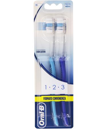 Oral-B manual toothbrush ergonomic handle reaches difficult areas effective cleaning soft bristles format 2 pieces blue and light blue