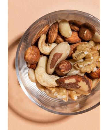 KoRo - Nut and Peanut Mix 1 kg - Almonds Brazil nuts walnuts cashews and hazelnuts - Buy Online on GoSupps.com