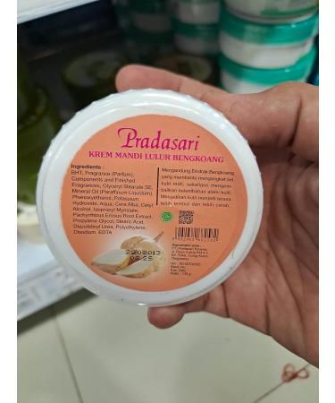 Pradasari Bath Scrub Bengkoang (Yam Bean) 135 Gram - Buy Online on GoSupps.com