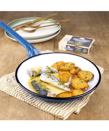 Old-style sardines to fry in Breton churned butter and samphire from Brittany Pointe de Penmarc'h set of 6 tins of 115 g - Delivery in 2 to 3 working days from Brittany - Buy Online on GoSupps.com