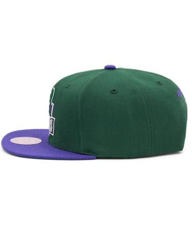 Mitchell & Ness Milwaukee Bucks Two Tone Hardwood Classics Snapback Cap - International Shipping Available - Buy Online on GoSupps.com