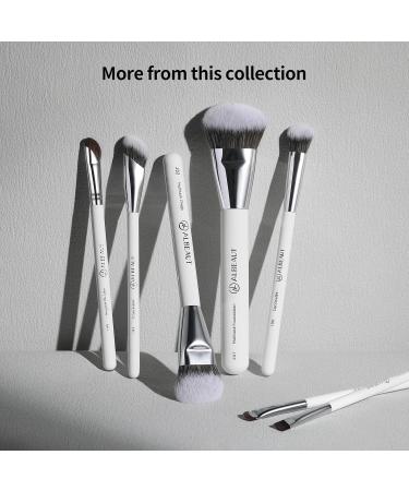 Eyeliner Brush - Crescent-Shaped Eyeliner & Brow Brush for Perfect Precision | International Shipping Available - Buy Online on GoSupps.com