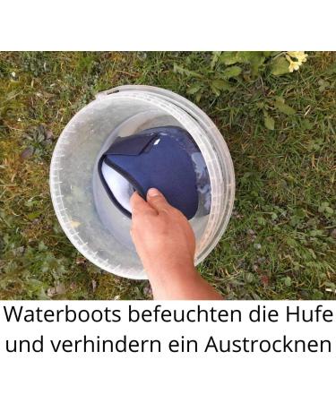 AMKA Waterboots for Horses | Premium Hoof Boots for Dry Brittle Hooves - 1 Pair in Blue - International Shipping Available - Buy Online on GoSupps.com