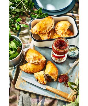 Tracklements Tomato & Chilli Chutney 290g - Ideal Condiment for Toast, Grilled Cheese, or Chicken Parmigiana - Vegetarian, Vegan & Gluten-Free - Buy Online on GoSupps.com