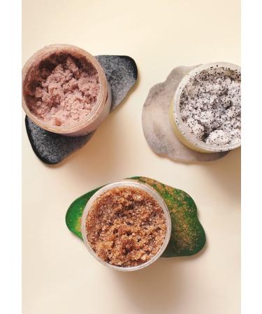 Natural Body Scrub with Nutmeg & Cinnamon | Vegan Skin Care for Dry & Normal Skin | Hagi 300g - International Shipping Available - Buy Online on GoSupps.com