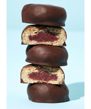 KoRo - Organic dark chocolate strawberry bites 12 x 2 x 20 g - With a strawberry fruity filling - Coated with dark chocolate - Buy Online on GoSupps.com