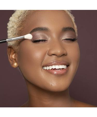 Sigma Beauty E25 Max Blending Brush - Small Blending Brush for Seamless Eye Looks - Firm Blending Brush for Applying Blending and Buffing Eye Makeup & Applying Highlighter - Vegan Hypoallergenic - Buy Online on GoSupps.com