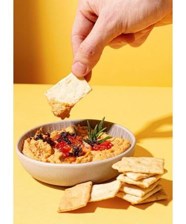 KoRo - Organic Cracker Rosmarin 500g - Knackiges Geb ck auf Weizenbasis - Mit w rziger Rosmarinnote - Perfekt zu Wein Aperitiv oder K se - Buy Online on GoSupps.com