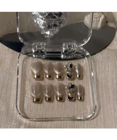 Temperament-enhancing manicure hand-wearing a short nail with the same finished manicure.(M)