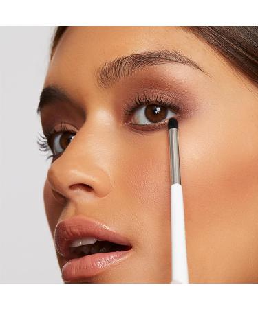 Buy Eye Detailer Brush | Perfect for Precision Makeup | International Shipping Available - Buy Online on GoSupps.com