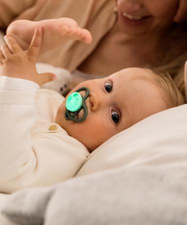 Nip Schnuller My Butterfly Night Green - Eco-Friendly Silicone Pacifier for 5-18 Months | Jaw-Friendly & Light Design - Buy Online on GoSupps.com