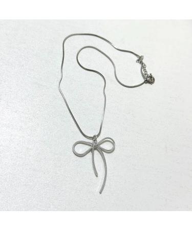 Oralgos Elegant Fashion Necklace - Stylish Snake Bone Choker with Loop Trailer for a Cool Collarbone Look - International Shipping - Buy Online on GoSupps.com