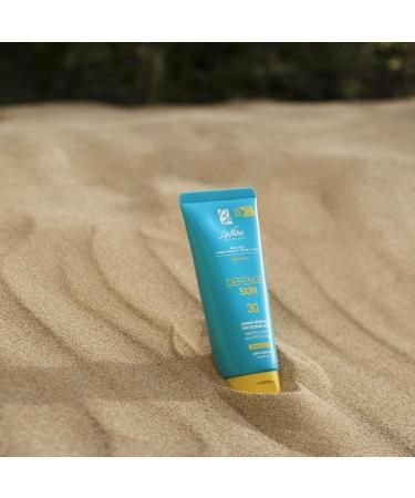 BioNike Defence Sun Sunscreen for Face and Body Mineral SPF 30 for Sensitive Skin and Light Phototypes Protective and Antioxidant Action Waterproof and Non-Sticky 100 ml - Buy Online on GoSupps.com