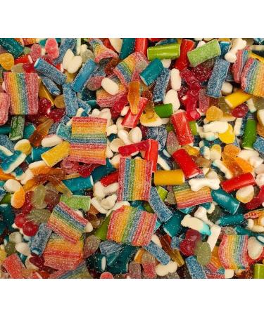 Fizzy & Gummy Halal Pick & Mix Bag 700g Large Classic Retro Candy Selection Pick n Mix - Gift Bag - Perfect Movie Night Hamper Treats for Kids Adults Birthday Gifts - Buy Online on GoSupps.com